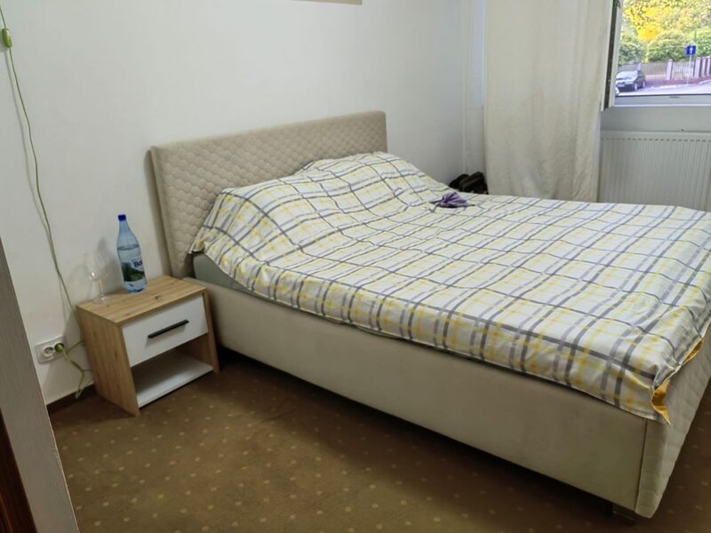 Berceni, Emil Racovita, 2 camere,