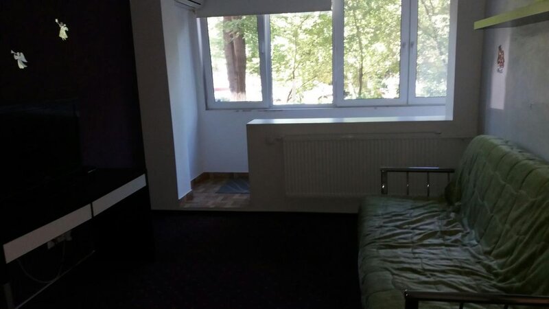 Berceni, Emil Racovita, 2 camere,